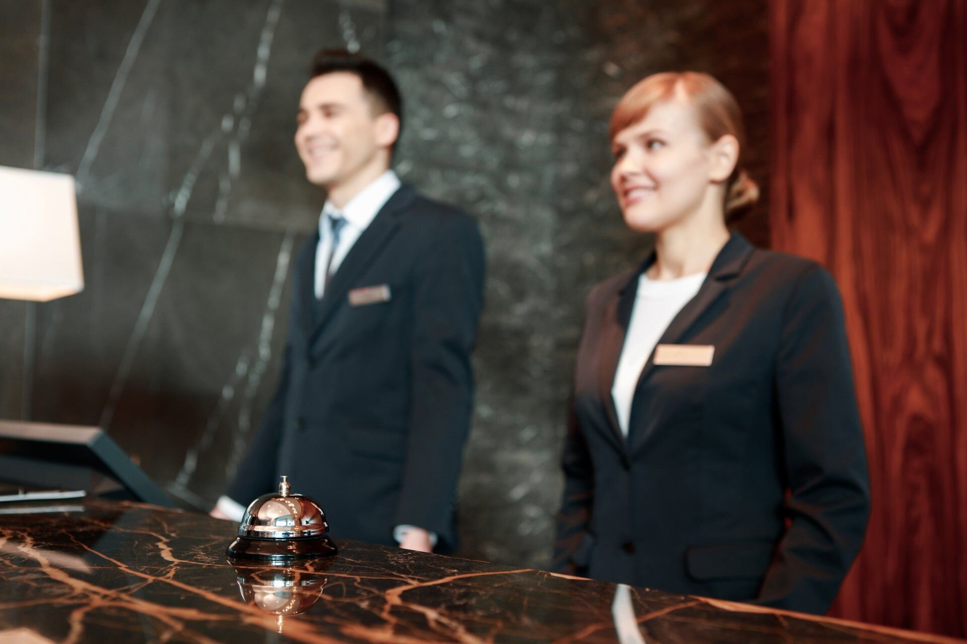 Empfangsdienste und Night Audit Service